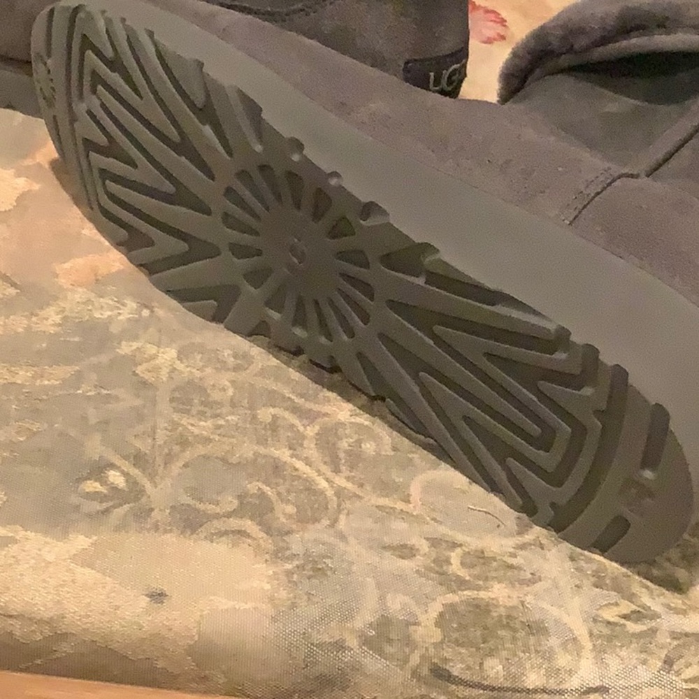 UGGS WOMEN’S BOOT - Picture 4 of 4